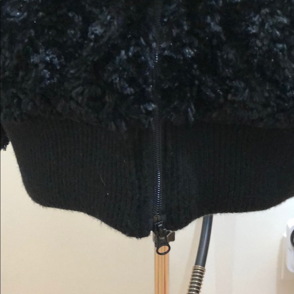 Ladies’s bomber with hood. - Picture 3 of 7